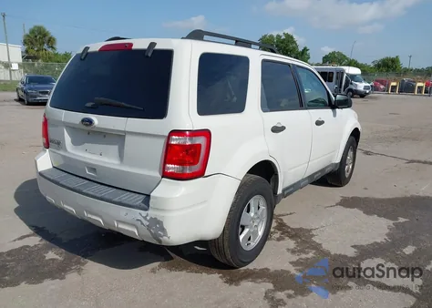 2011 Ford Escape Xlt z USA, uszkodzony, nr VIN 1FMCU0D75BKA75935